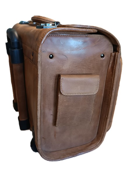 Pilotenkoffer WRIGHT aus braunem Leder - mit leichten Gebrauchsspuren Pilotenkoffer WRIGHT aus braunem Leder - mit leichten Gebrauchsspuren
