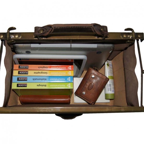 Geräumige Doktortasche aus feinem Leder Geräumige Doktortasche aus feinem Leder