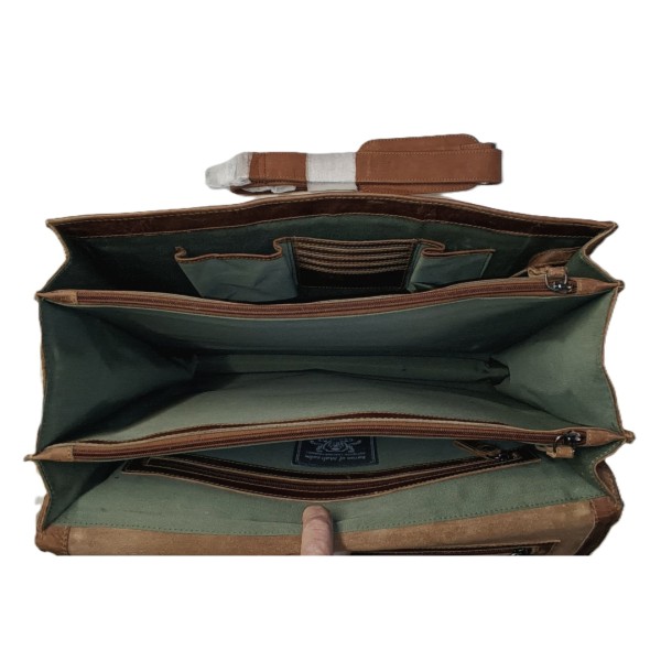 Große Aktentasche HEDIN aus Weideland-Leder - mit leichten Gebrauchsspuren Große Aktentasche HEDIN aus Weideland-Leder - mit leichten Gebrauchsspuren